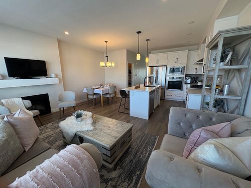 250 Alpine Ave Sw, Calgary, AB, T2Y0R8 | Card Image
