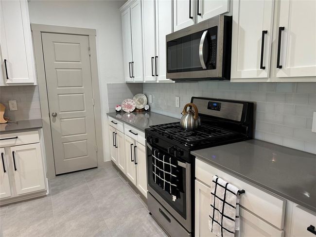 Kitchen | Image 10