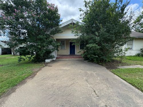100 N Files St, Itasca, TX, 76055-2329 | Card Image