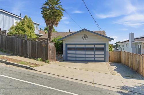 484 Monterey Street, Brisbane, CA, 94005 | Card Image