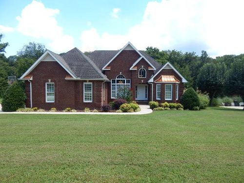 367 Woodland Creek Dr, McMinnville, TN, 37110-7881 | Card Image