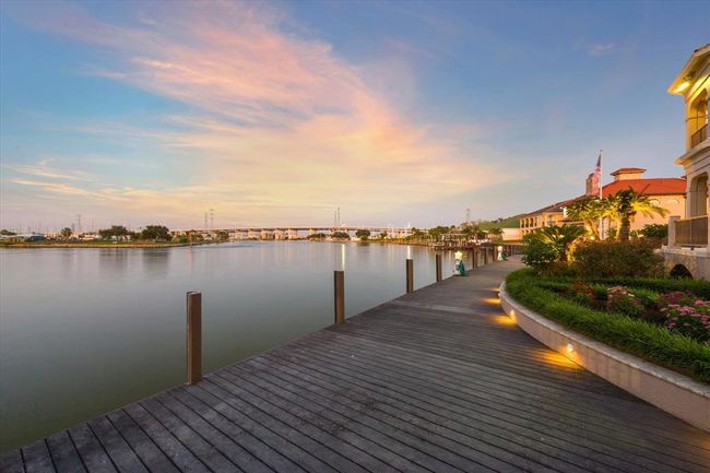 112 Bayou Ln, House other with 5 bedrooms, 10 bathrooms and 4 parking in Kemah TX | Image 49