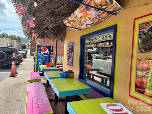 198 Oak Ave, Spruce Pine, NC, 28777-2720 | Card Image