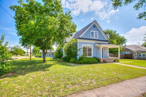 810 N 6th St, Ballinger, TX, 76821-4050 | Card Image