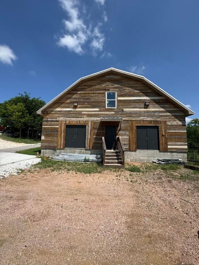 Storage Barn | Image 8