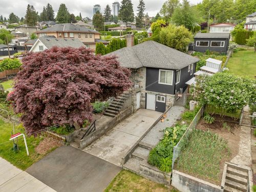 1305 Thomas Ave, Coquitlam, BC, V3K2L4 | Card Image