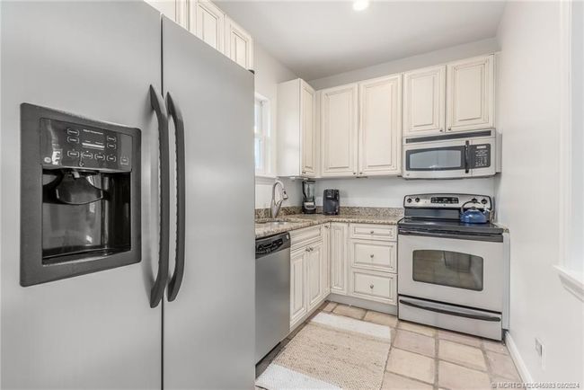 Guest Quarters Kitchen | Image 50