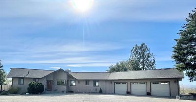 32 Valley View Road, House other with 4 bedrooms, 2 bathrooms and 8 parking in Omak WA | Image 3