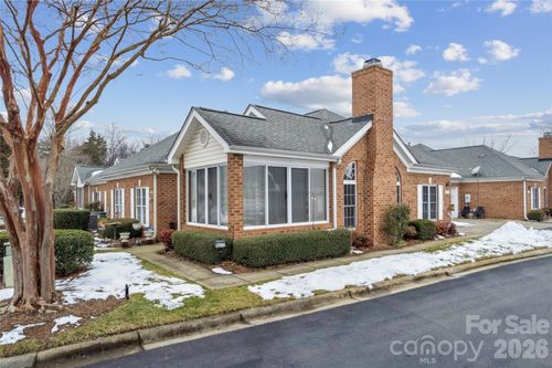 8577 Highland Glen Dr, Charlotte, NC, 28269-6112 | Card Image