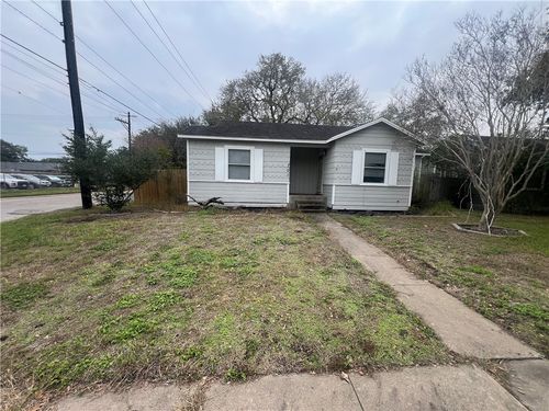 701 Anderson St, Corpus Christi, TX, 78411-2401 | Card Image