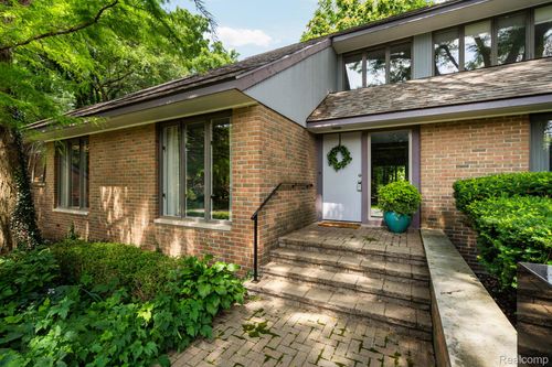 47594 Norton Ct, Plymouth, MI, 48170-3348 | Card Image