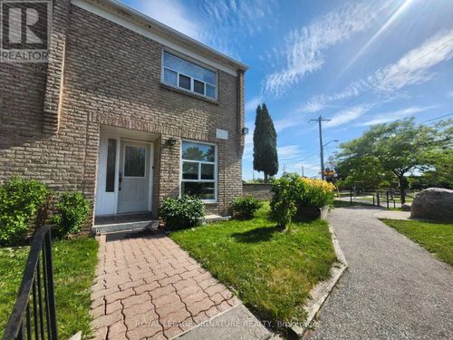 15-25 Gosford Boulevard, Toronto (Black Creek), ON, M3N2G7 | Card Image