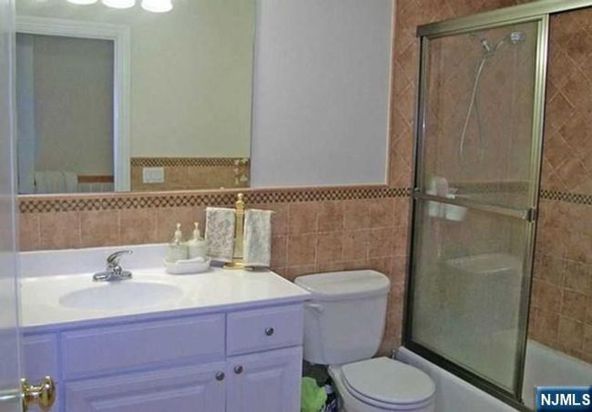 20 Skymark Ct, House attached with 3 bedrooms, 4 bathrooms and null parking in Upper Saddle River NJ | Image 11