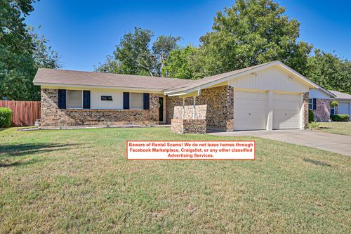 320 Gardenia Ct, Burleson, TX, 76028-5305 | Card Image