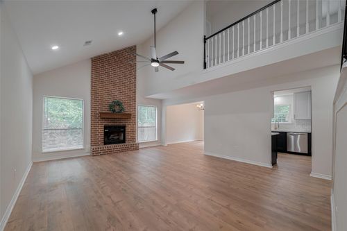 52 S High Oaks Cir, The Woodlands, TX, 77380-4201 | Card Image