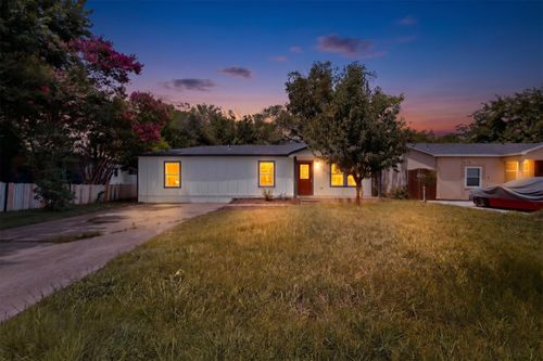 11303 Iris Dr, Balch Springs, TX, 75180-3115 | Card Image