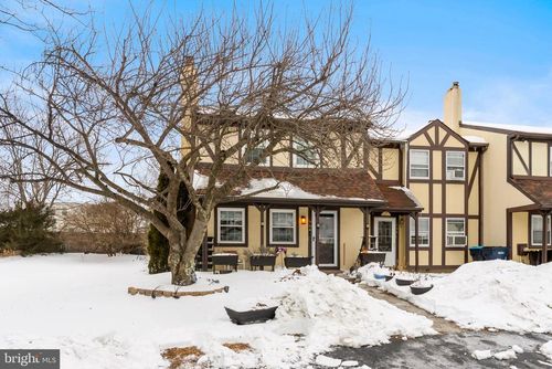 794 Sandra Ln, NORRISTOWN, PA, 19403-3922 | Card Image