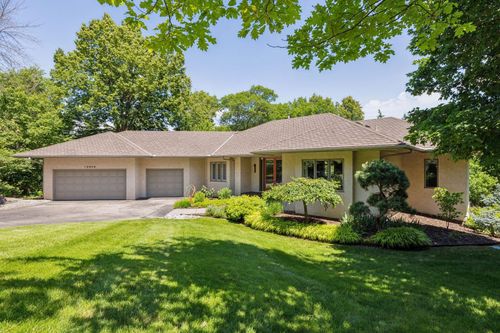 13936 Oakland Pl, Minnetonka, MN, 55305-2226 | Card Image