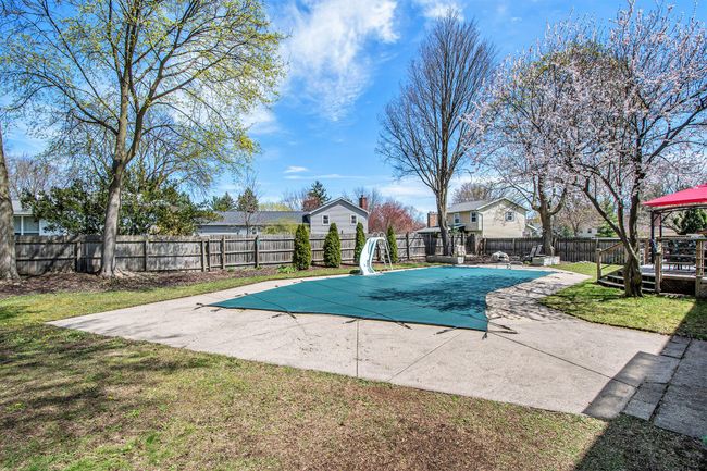Back Exterior/Pool | Image 35