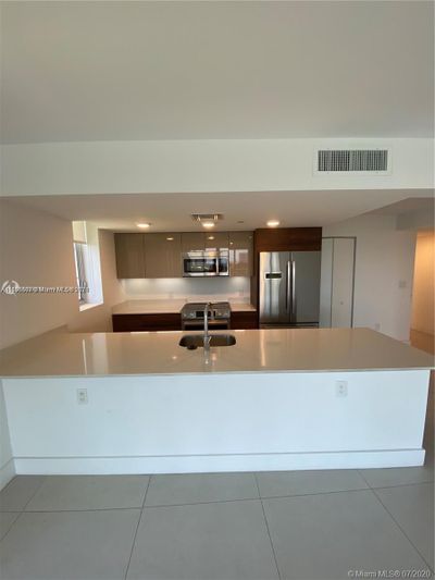 704 - 9261 E Bay Harbor Dr, Condo with 2 bedrooms, 3 bathrooms and null parking in Bay Harbor Islands FL | Image 1