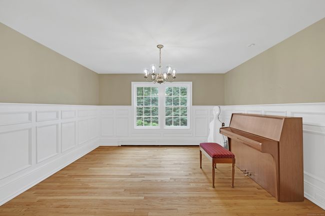 19 Maplecrest Dr, House other with 4 bedrooms, 3 bathrooms and null parking in Danbury CT | Image 12