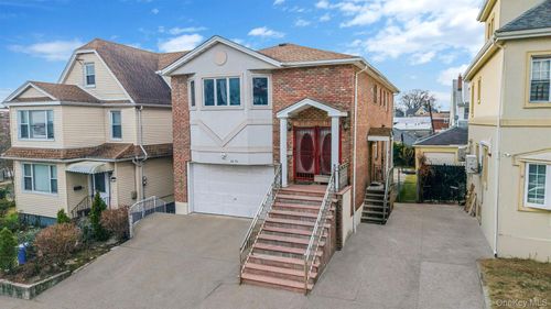 8470 159th St, Jamaica, NY, 11432-2542 | Card Image