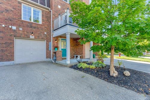 71 Garth Massey Dr, Cambridge, ON, N1T2G8 | Card Image