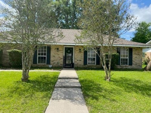 38043 Mistletoe St, Gonzales, LA, 70737-5910 | Card Image