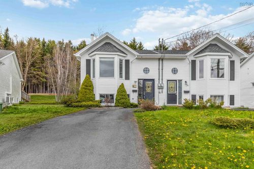 22 Hewer Cres, Middle Sackville, NS, B4E3E4 | Card Image