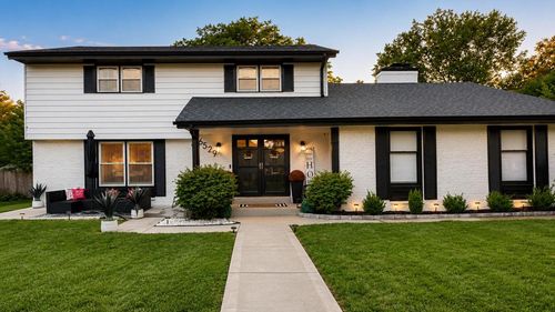 6529 N Range Line Road, GLENDALE, WI, 53209 | Card Image