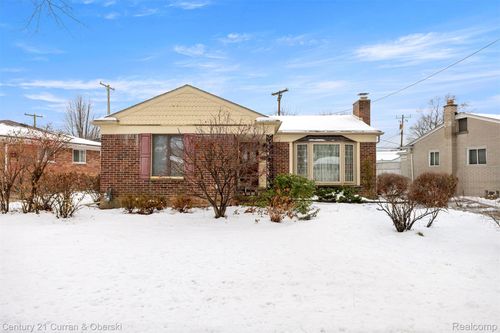 7941 N Charlesworth St, Dearborn Heights, MI, 48127-1608 | Card Image