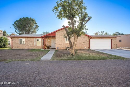 1030 Crossley Ln, Las Cruces, NM, 88005-3841 | Card Image