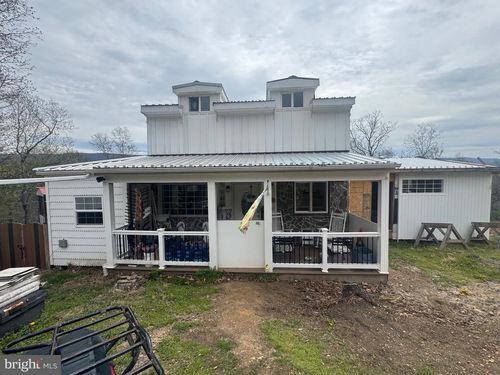 1821 Bears Lope Ln, GREAT CACAPON, WV, 25422-3623 | Card Image
