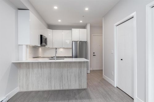 10x-5486 199a Street, Langley, BC, V3A0N6 | Card Image