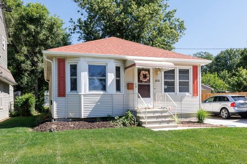 810 E Broad Street, Elyria, OH, 44035 | Card Image