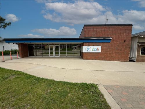 3223 1st Ave Se, Cedar Rapids, IA, 52402-6001 | Card Image