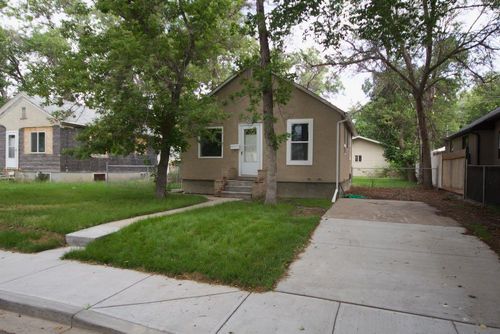 318 8 Street Se, Medicine Hat, AB, T1A1L7 | Card Image