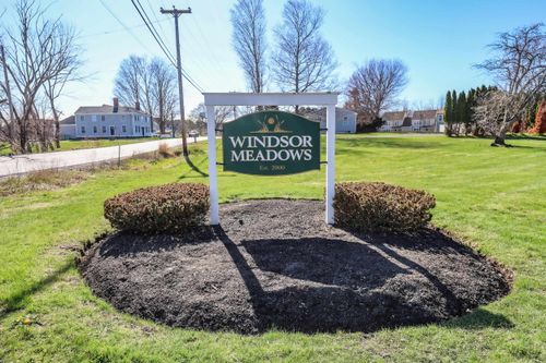 23 Abbey Road, Brentwood, NH, 03833 | Card Image