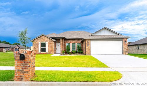 1440 E 149th Pl S, Glenpool, OK, 74033-4302 | Card Image