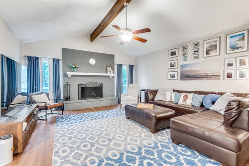 2828 Oak Forest Dr, Grapevine, TX, 76051-6017 | Card Image