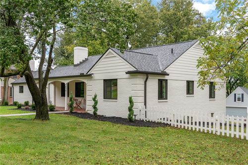 674 Garden Rd, Oakwood, OH, 45419-3805 | Card Image