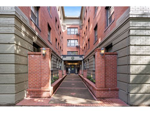 205-2109 Nw Irving St, Portland, OR, 97210-3280 | Card Image