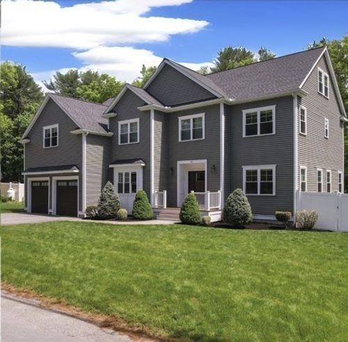 11 Liberty Ave, Burlington, MA, 01803-2723 | Card Image
