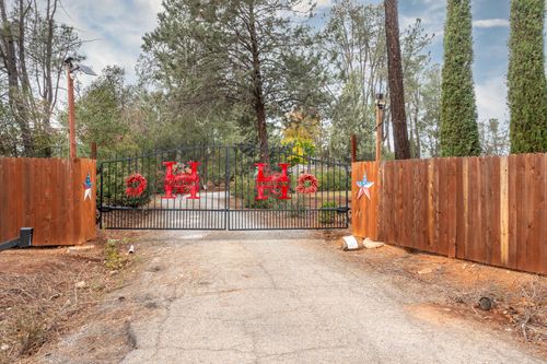 6188 Happy Valley Rd, Anderson, CA, 96007-9205 | Card Image
