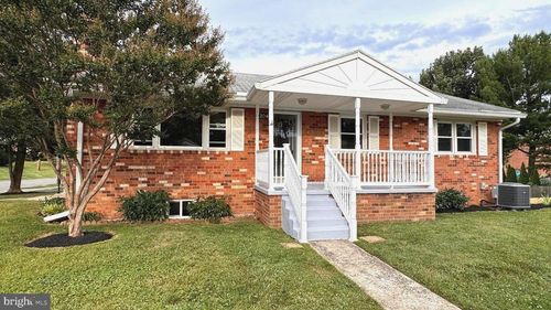 204 Ayr St Nw, LEESBURG, VA, 20176-2101 | Card Image