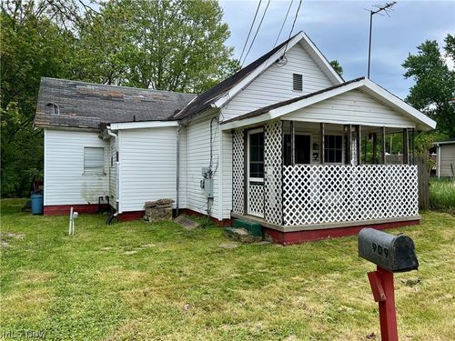 909 Lenore St, Parkersburg, WV, 26101-6160 | Card Image