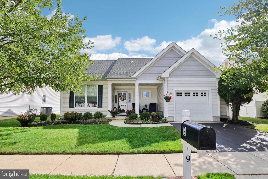 Violet Ct, Marlton, NJ 08053