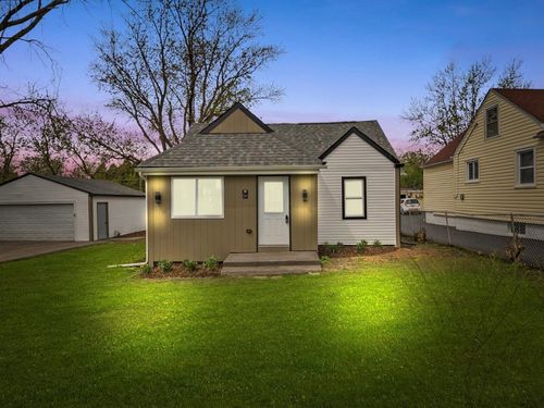 1326 N Poplar Ave, Round Lake Beach, IL, 60073-2030 | Card Image
