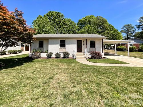 3827 Topsfield Rd, Charlotte, NC, 28211-2017 | Card Image