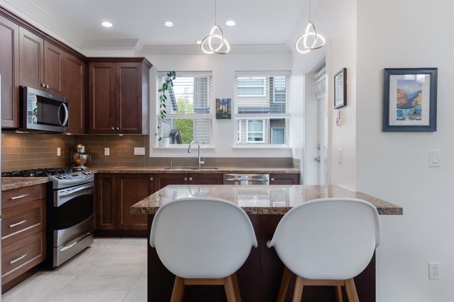 10 - 897 Premier St, Townhouse with 4 bedrooms, 2 bathrooms and 2 parking in North Vancouver BC | Image 7